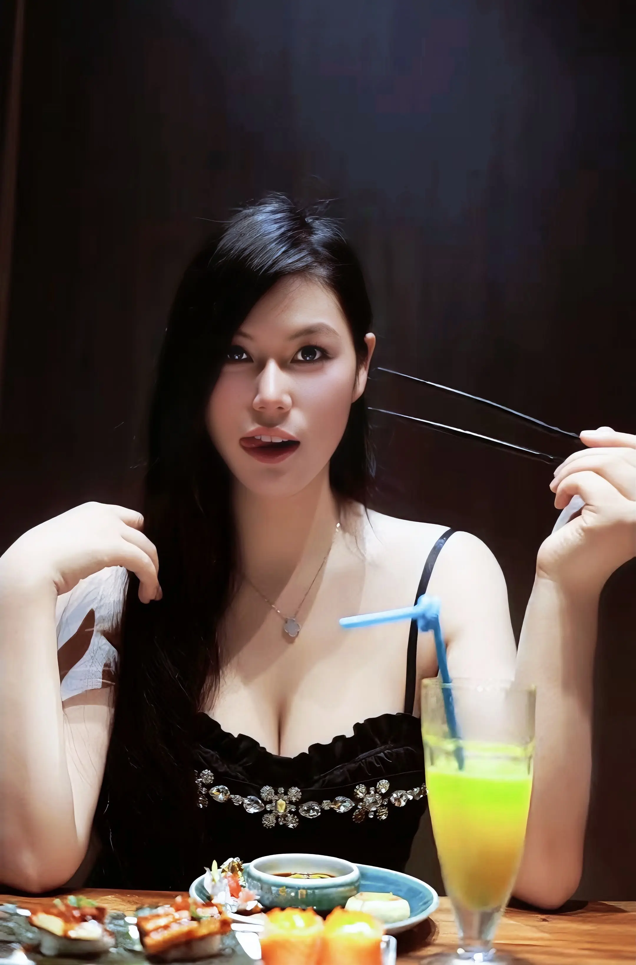 我想要的是一起吃很多顿饭 然后眼里都是彼此