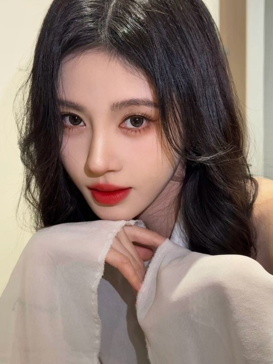 娱乐[超话]华天崎化鞠婧祎丝绒蔷薇妆鞠婧祎丝绒蔷薇妆好美好美[awsl][aws