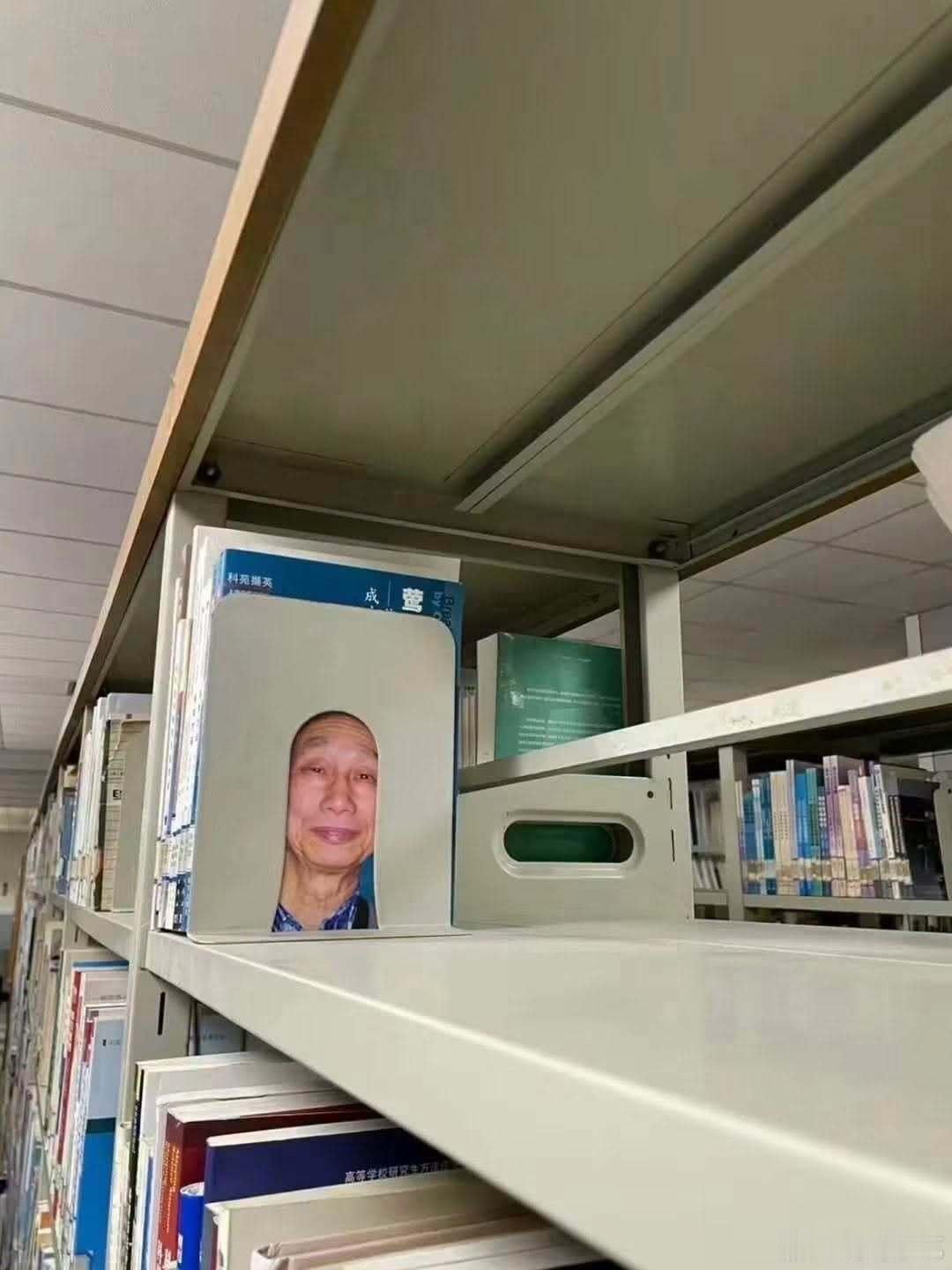 【 被吓了一跳…… 】 