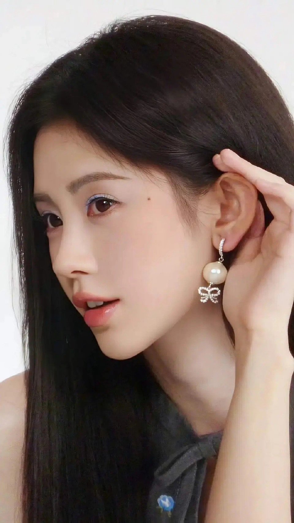 鞠婧祎鼻子do的真的很难控制分寸啊，越来越不自然了 ​​​