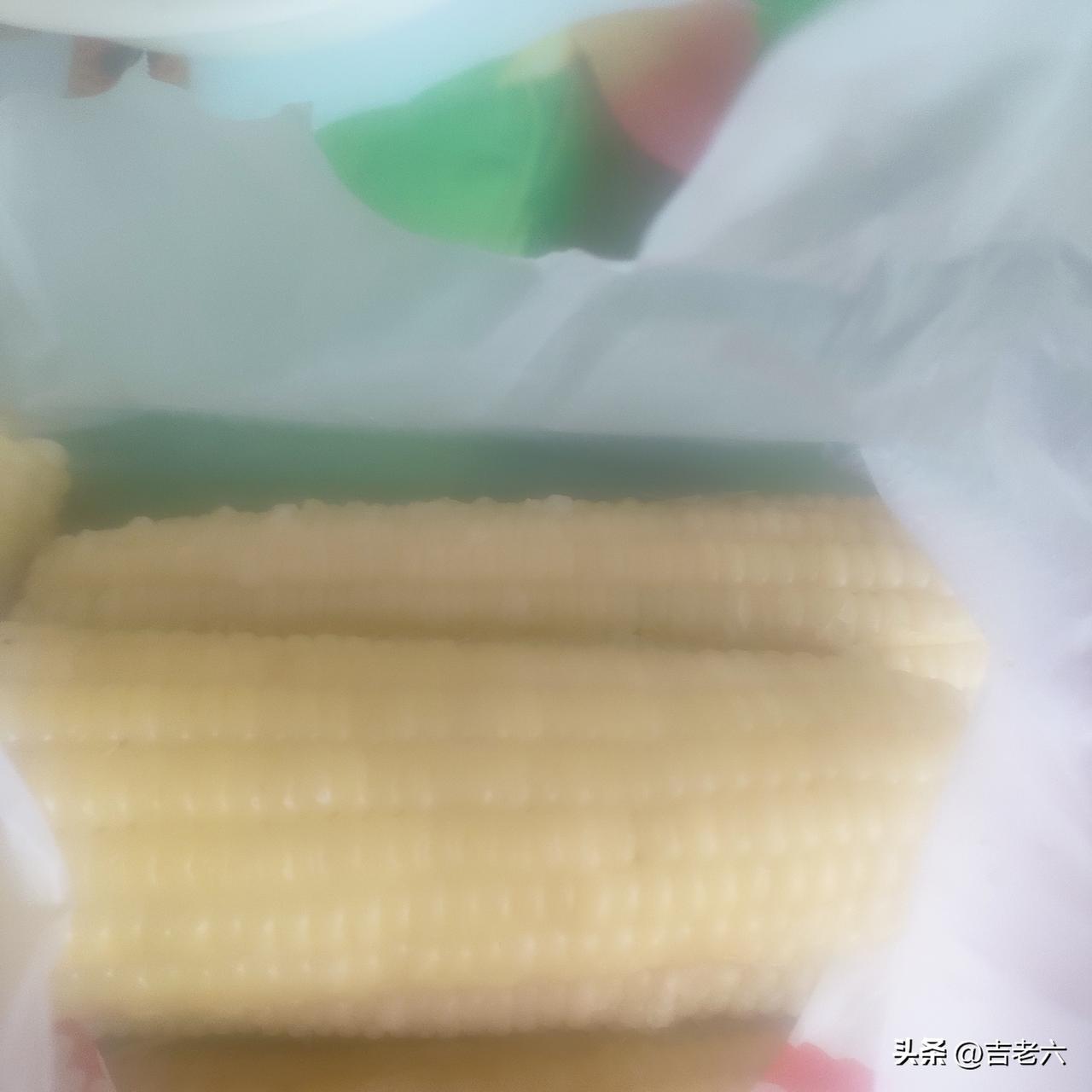 老太太72岁了，轻度中风5年，车祸3年，现在的情况是良好的，不仅自理，还做饭忙菜