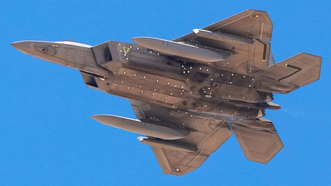 F-22最重大的升级来了！比歼-20的EOTS更先进，不得不佩服洛马工程师的脑洞