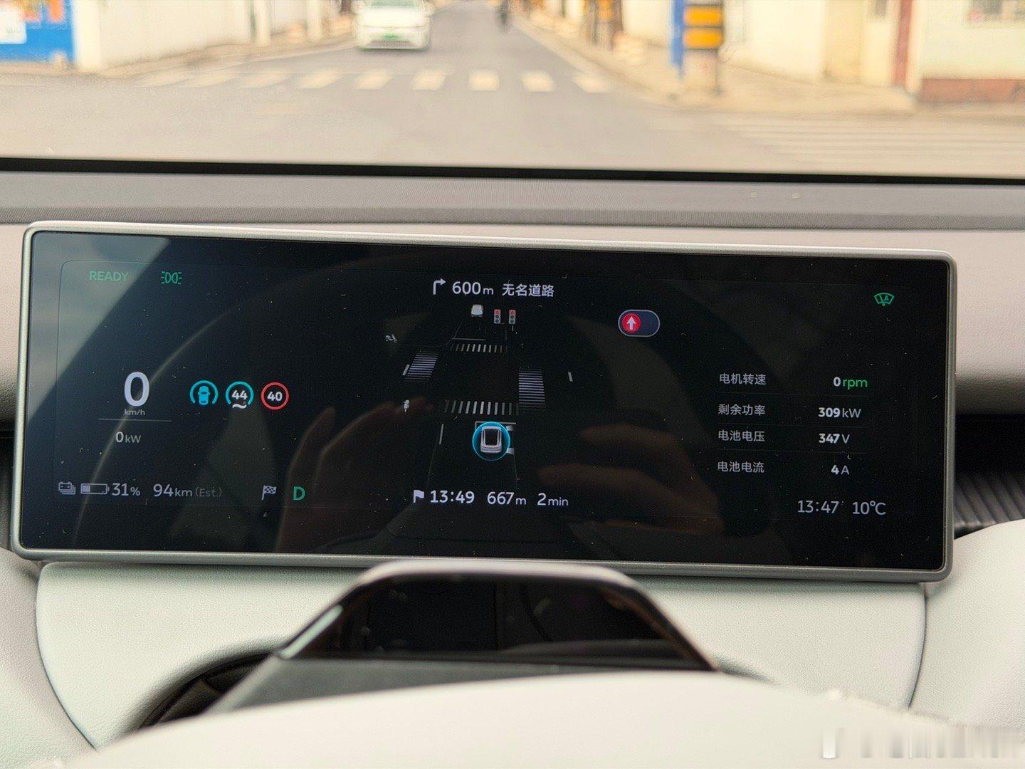 刚更新完开了一段 NWM 2，这次先不喷了，确实能用了模型感很强，规则兜底明显变