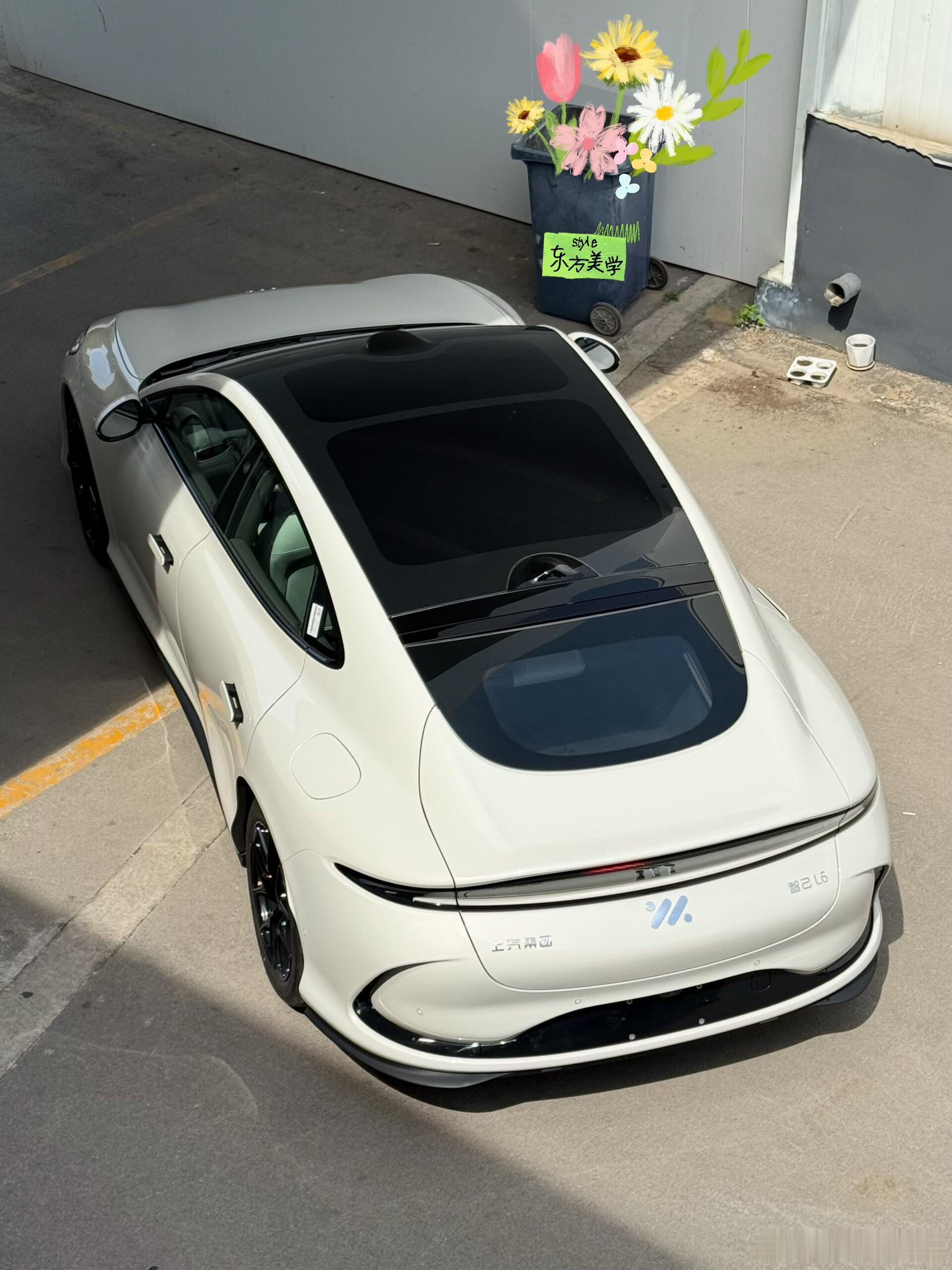 智己L6🚗✅优点：1.用料扎实，纯铝底盘前双叉+后五连，空悬+cdc+后轮转向