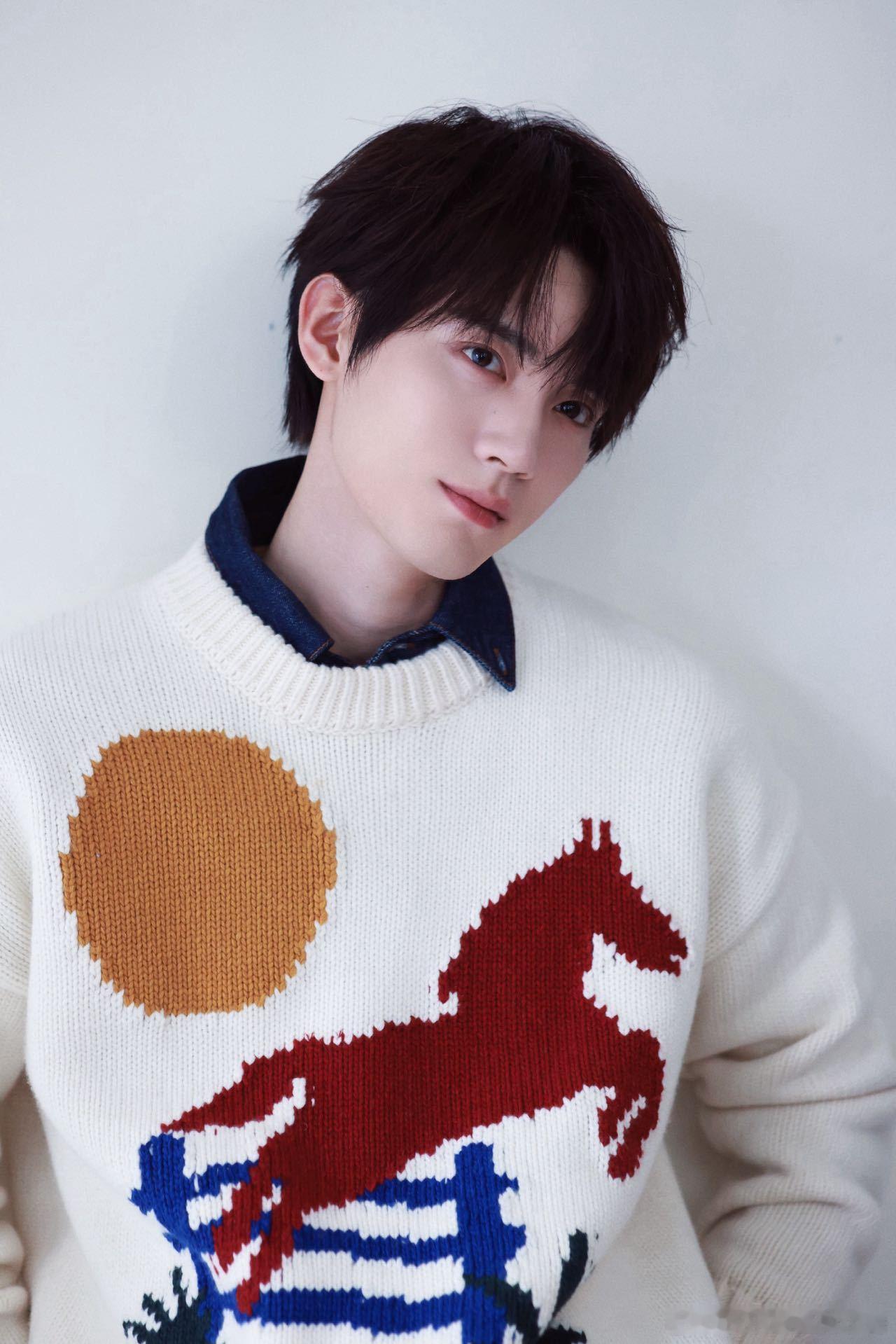 周翊然 经常做饭的年下弟弟 从综艺到生活持续散发烟火气，颠勺翻炒样样在行，这样会