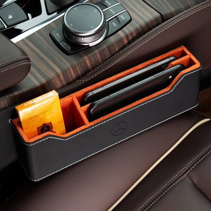 车载夹缝收纳盒，填补座椅缝隙，防掉物好收纳！
大家开车是不是也会经常碰到座椅和中