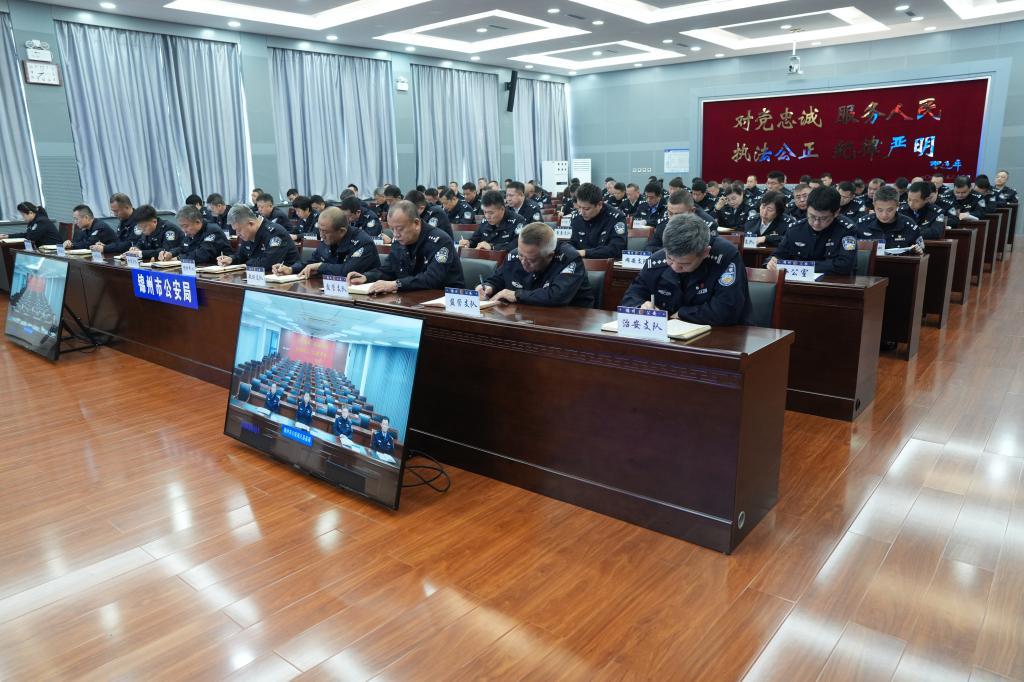 清除害群之马，纯洁公安队伍太有必要了！2020年7月，全国公安机关打响“坚持政治