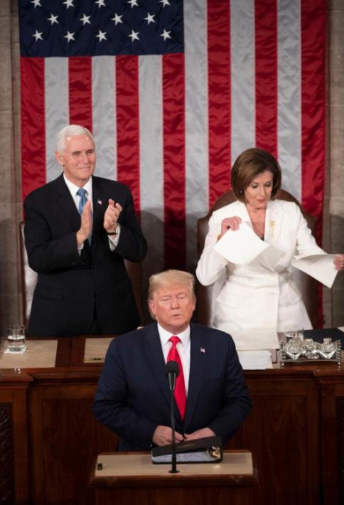 如果马杜罗被美军抓捕属实，那抛开所谓道义不说，这一局美国将上大分。
毕竟能轻松拿