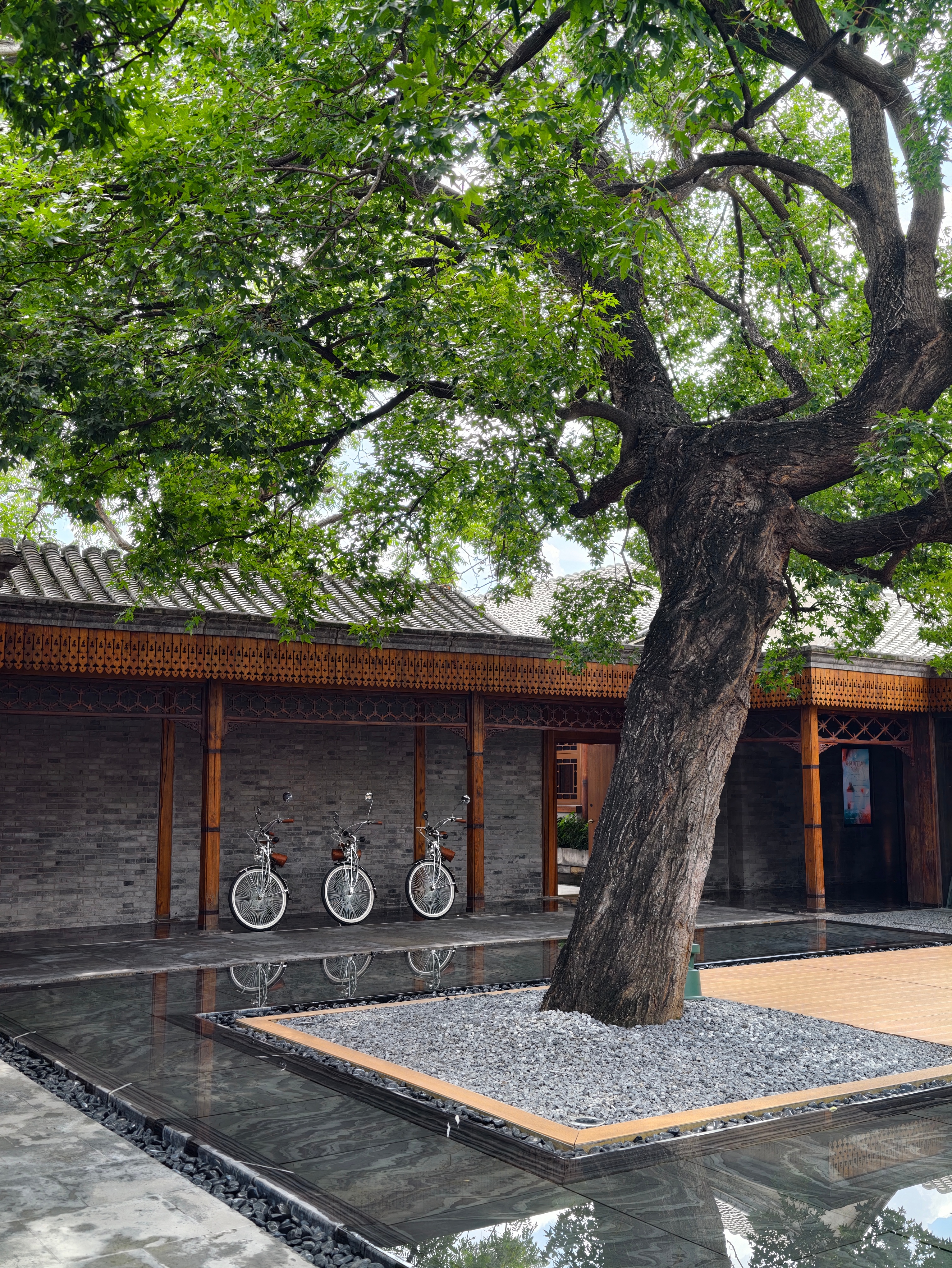 这个初秋，穿上Fabrique最美的“度假裙”，住进北京前门文华东方酒店的“四合