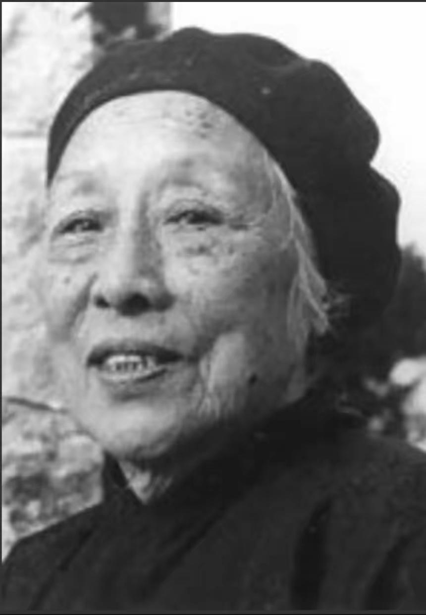 1941年，何香凝乘船遇海匪，被一伙人开枪逼停船，整船人陷入绝望，她却不慌说：“