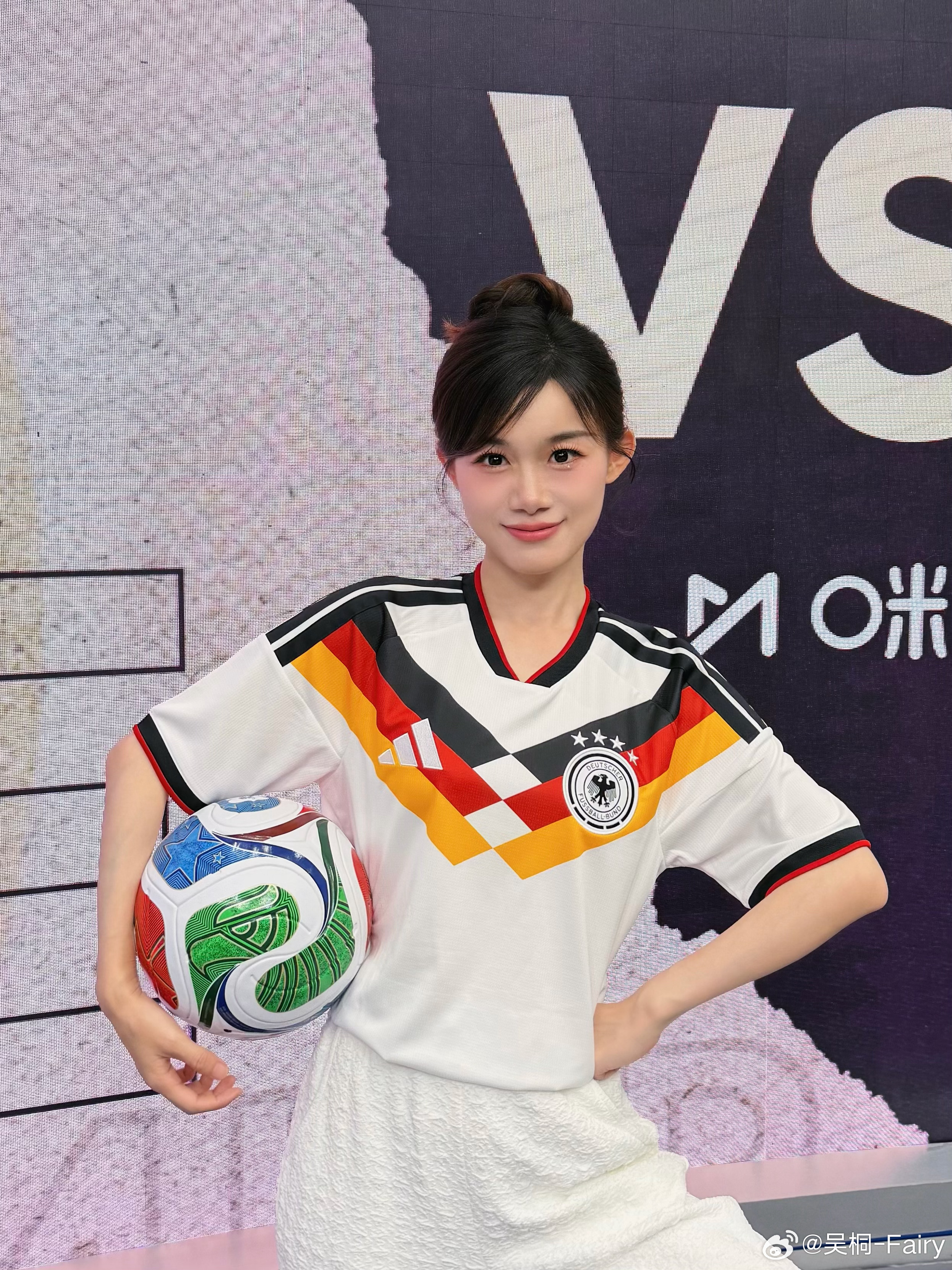 出差近半个月这迟到的作业我总算交上了！感谢阿迪让我成为全球首批世界杯官方用球体验