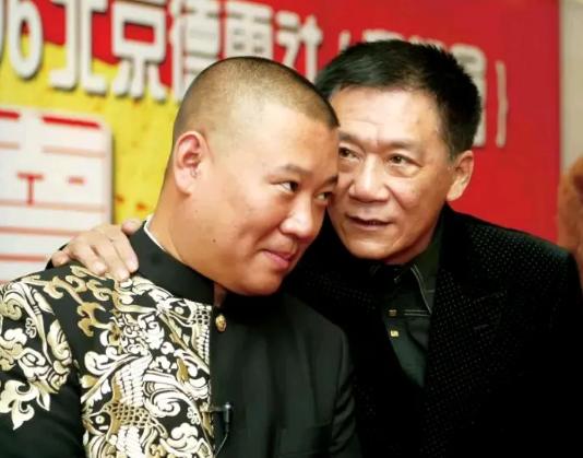 侯耀华早知今日，何必当初[心]

侯耀华在昨天的直播中竟然一反常态替郭德纲鸣不平