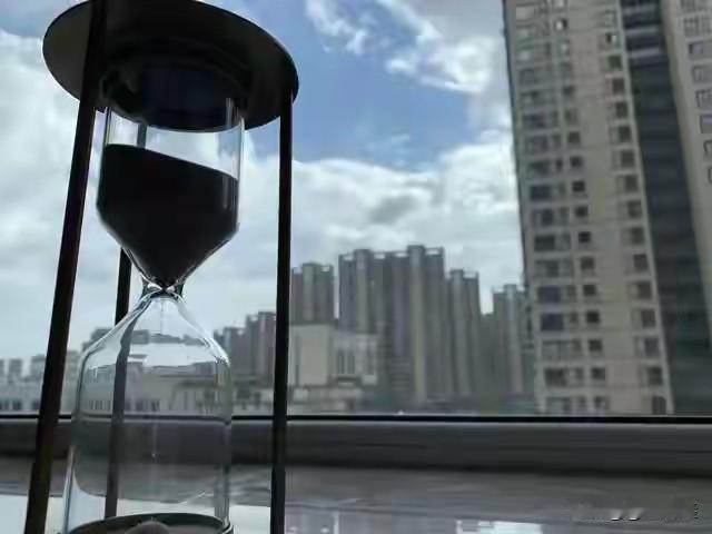 比腐败更致命的是社会失语：当黑白颠倒，沉默即是帮凶

你有没有发现一个现象：明明