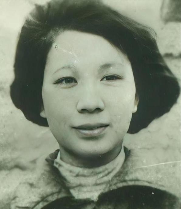 1949年，渣滓洞大屠杀中，盛国玉在枪响前倒地装死，不久，特务进来补枪，谁料，他