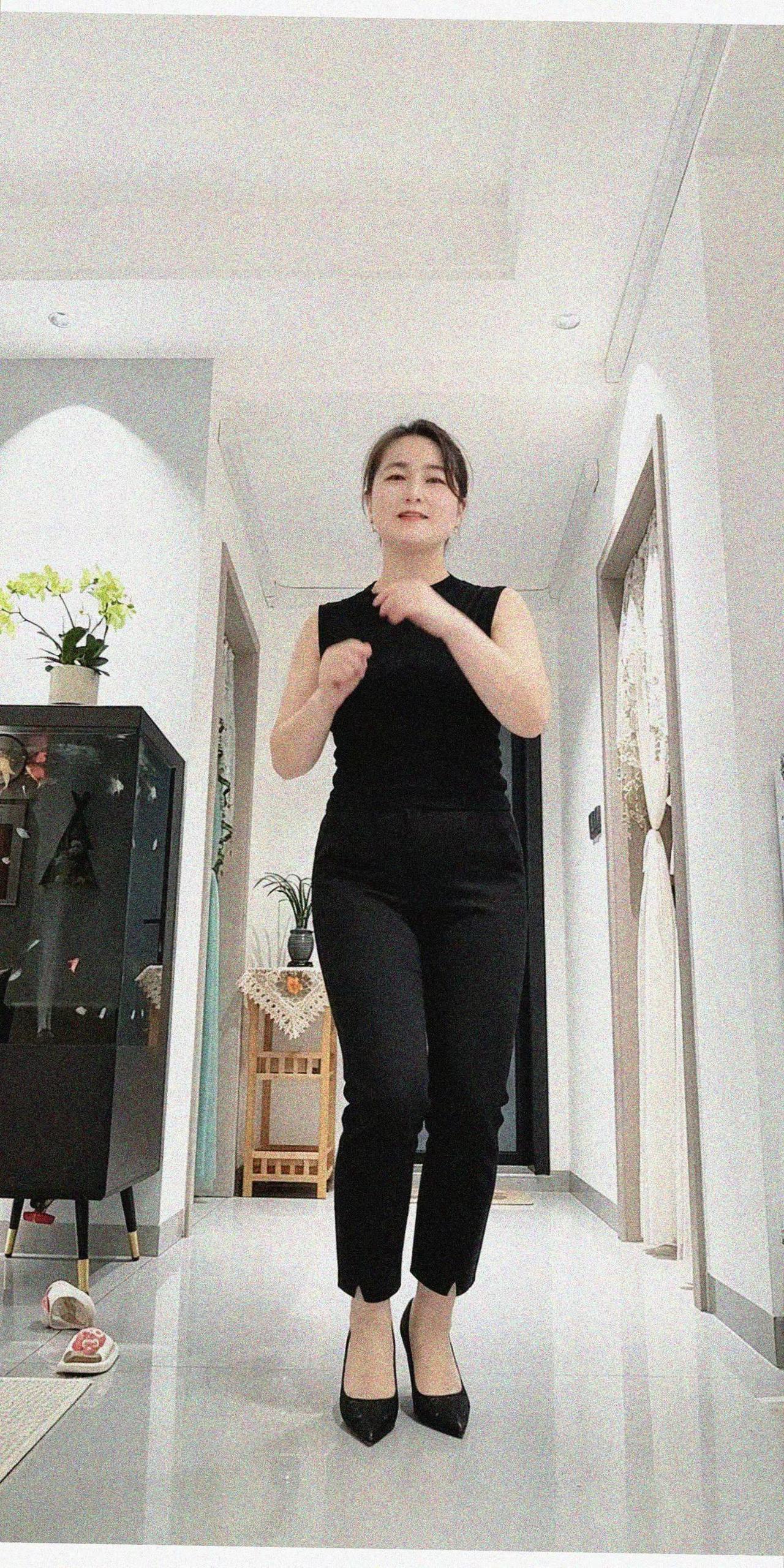 日子平淡，靠臭美增添几分欢喜。