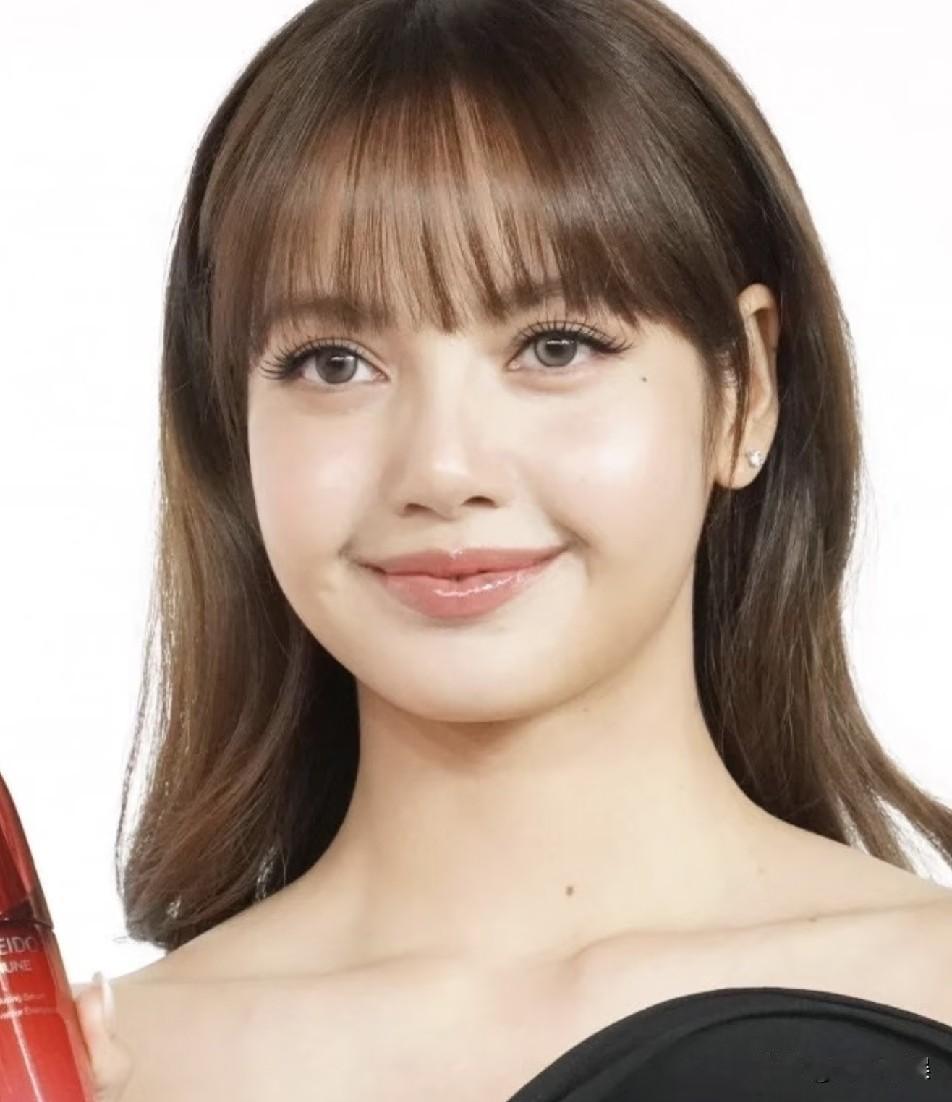 泰国女星Lisa，确认已与LV三公子分手！
 
6月24号，泰国女星Lisa突然