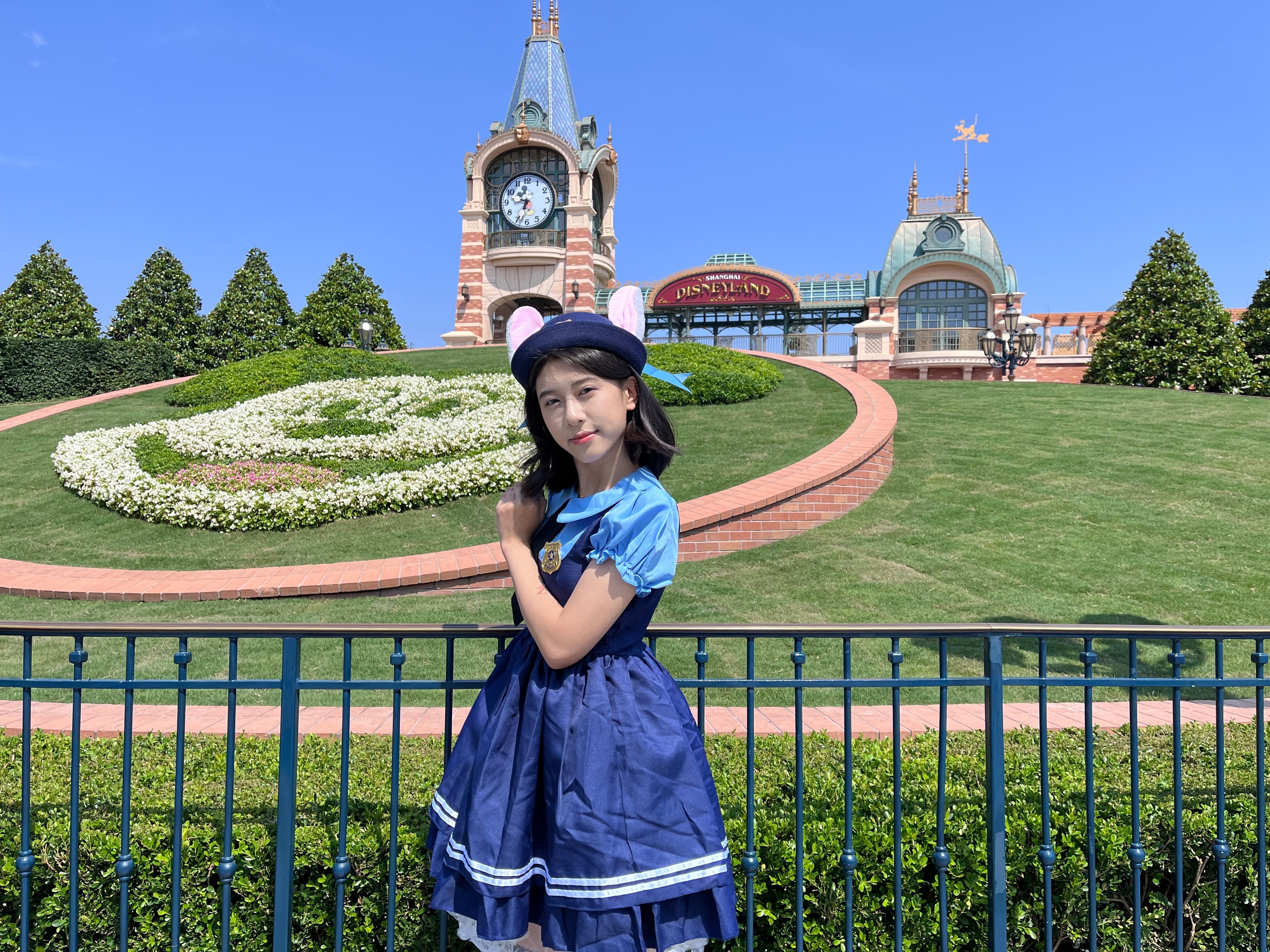 𝑫𝒊𝒔𝒏𝒆𝒚 𝒅𝒂𝒚🐰🎠💖 ♡｡。  ​​​