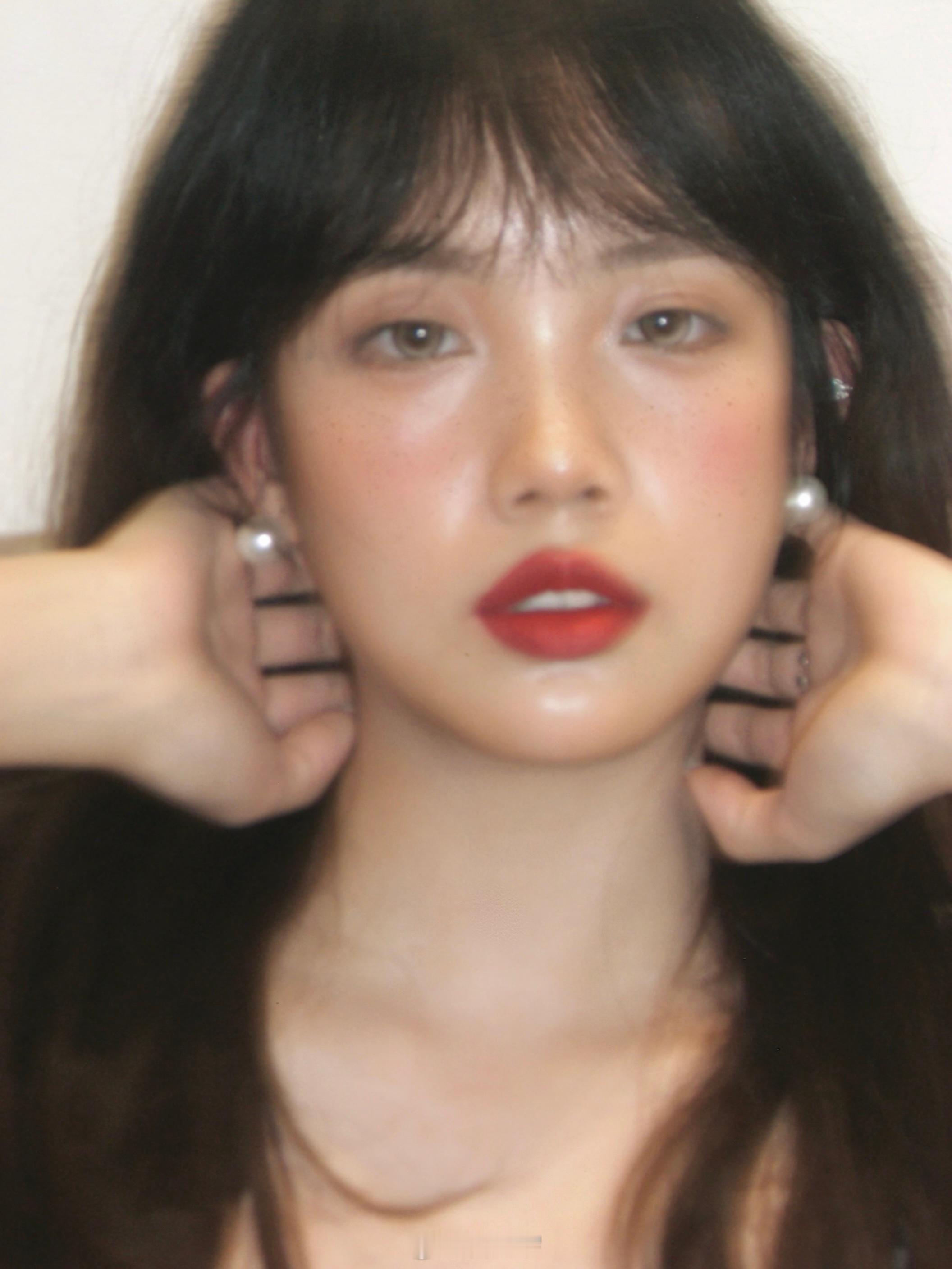 感受一下大红唇💋今日妆容 ​​​