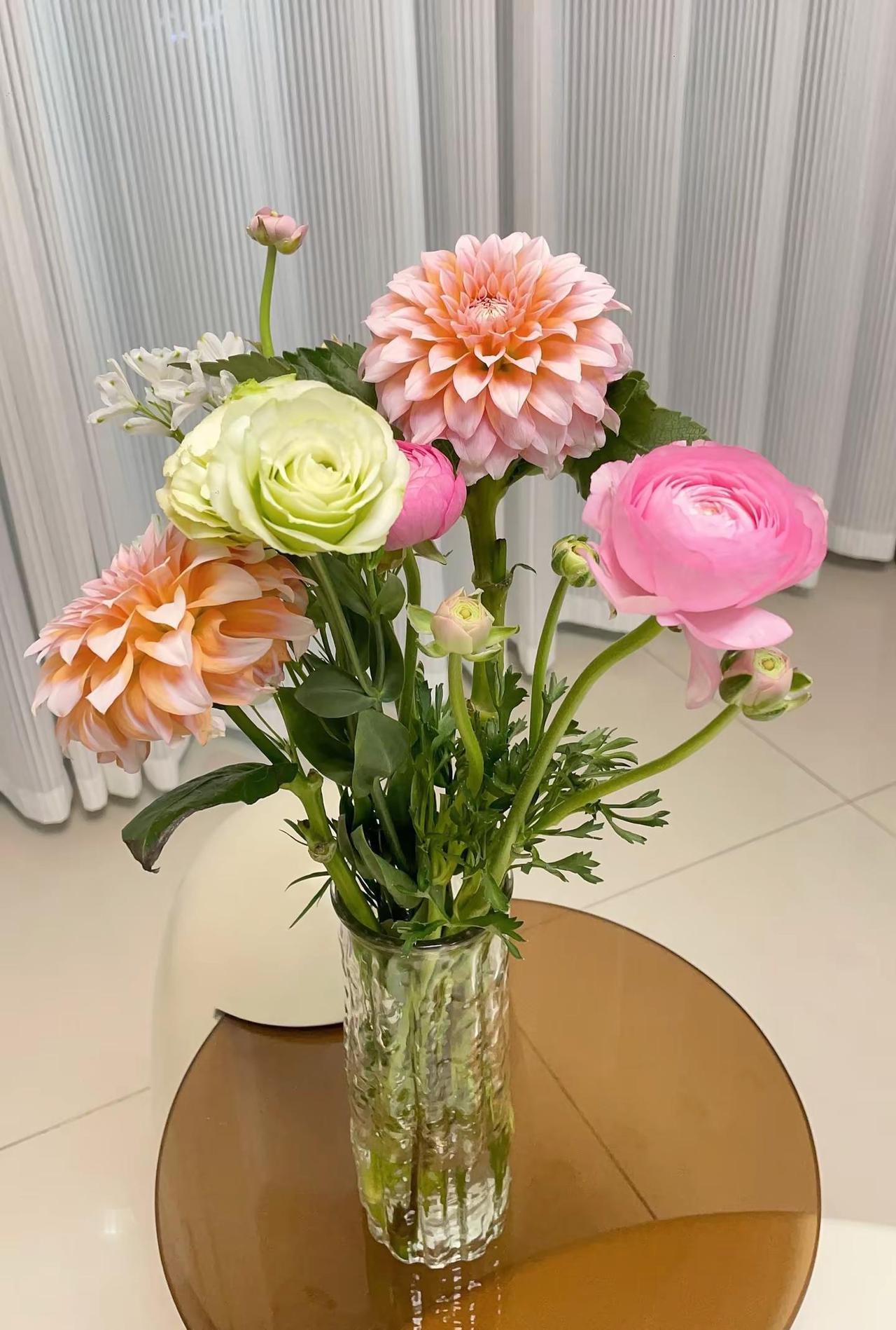 浪漫的不是花，是我