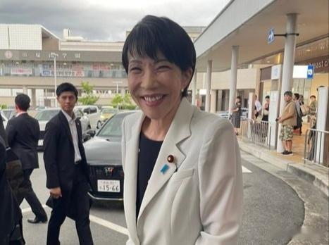 高市早苗投书美媒，声称台湾是日本极其重要的友人，日方关注台湾局势，绝对不能以武力
