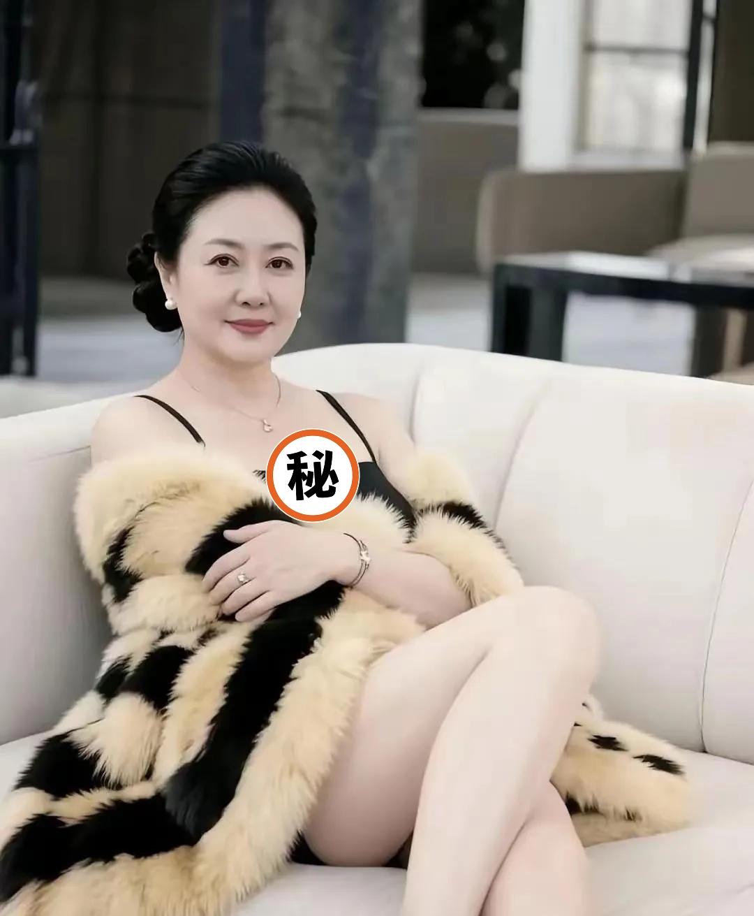 一个中年女人在抖音上说：如果有人喜欢我的话，要么是喜欢我的钱，要么就是想睡我不要