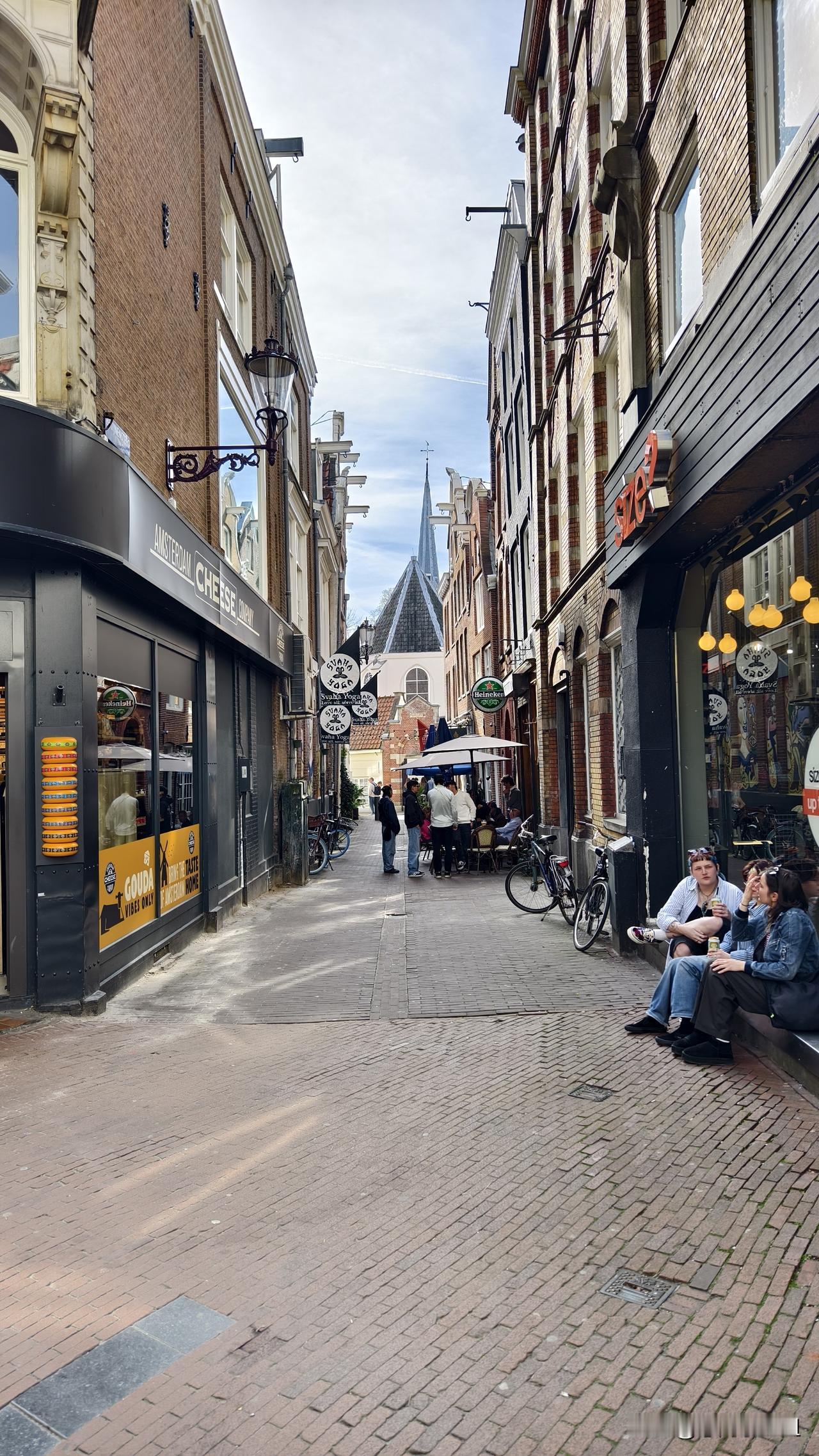 我的维京之旅（七）在阿姆斯特丹逛街。
4月8日下午是自由活动时间，是留在船上听音