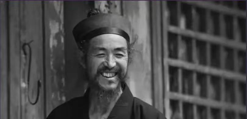 1938年国军伤兵伤口流脓几乎无法救治，武当山道士用活鱼泥敷伤，三天后军医见证罕