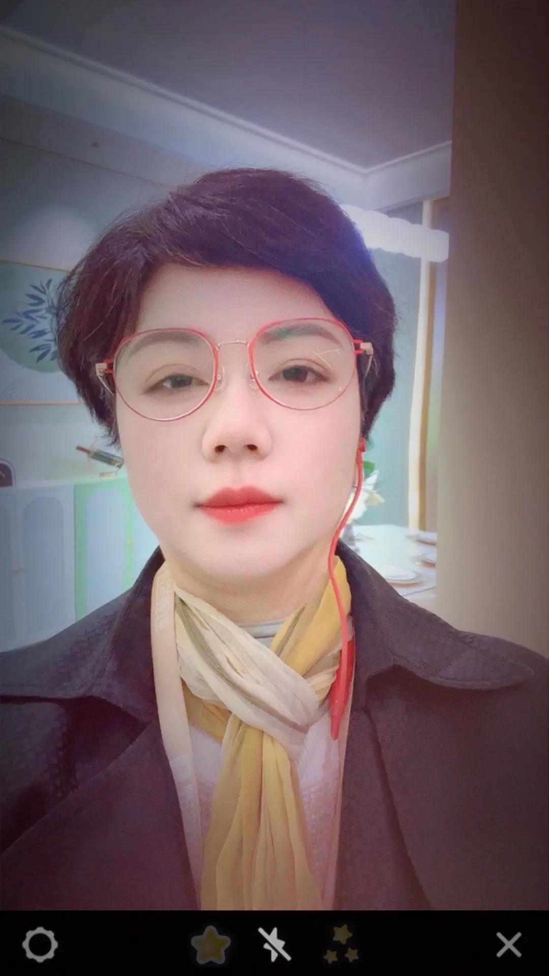 短发控 穿着得体是一种生活态度 短发女生 短发姐姐 穿西装