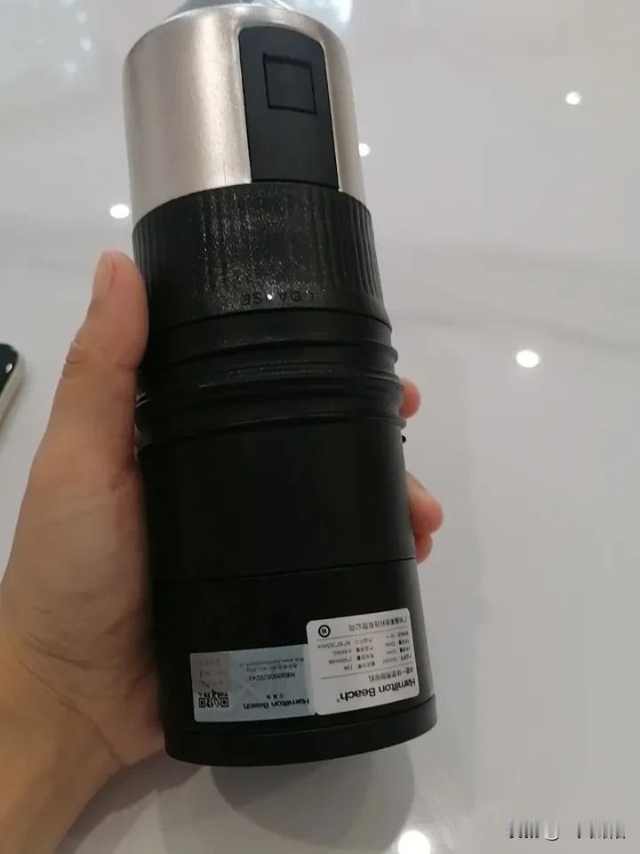 很多人总在到处寻找人生终极意义，以为会有一个标准答案，要大富大贵、要功成名就才算