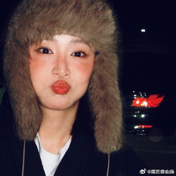 高叶硬着头皮当E人谁被高叶戳中了！I 人强行变 E 人，每一秒都在努力融入高叶说