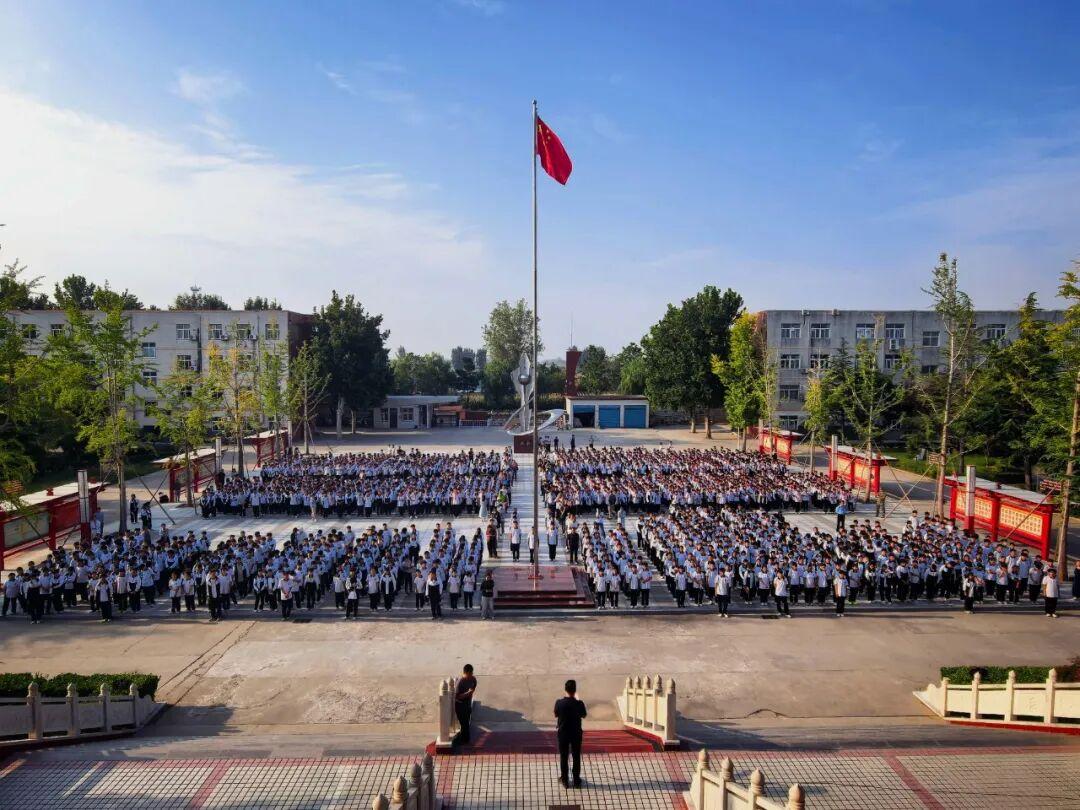 河南延津县初级中学，9月7日举行退休教师荣休仪式，​常金鹏校长致辞，​林建江副校