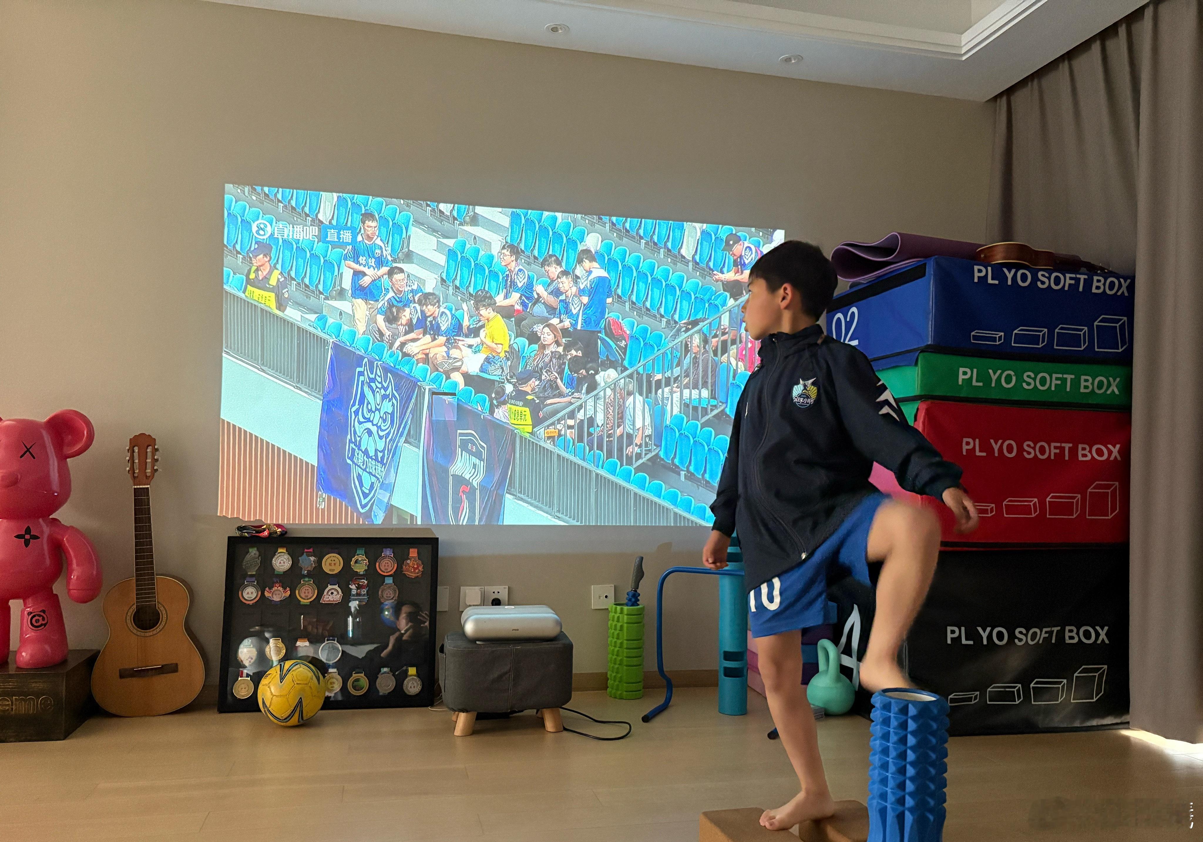 有客场的球迷的 