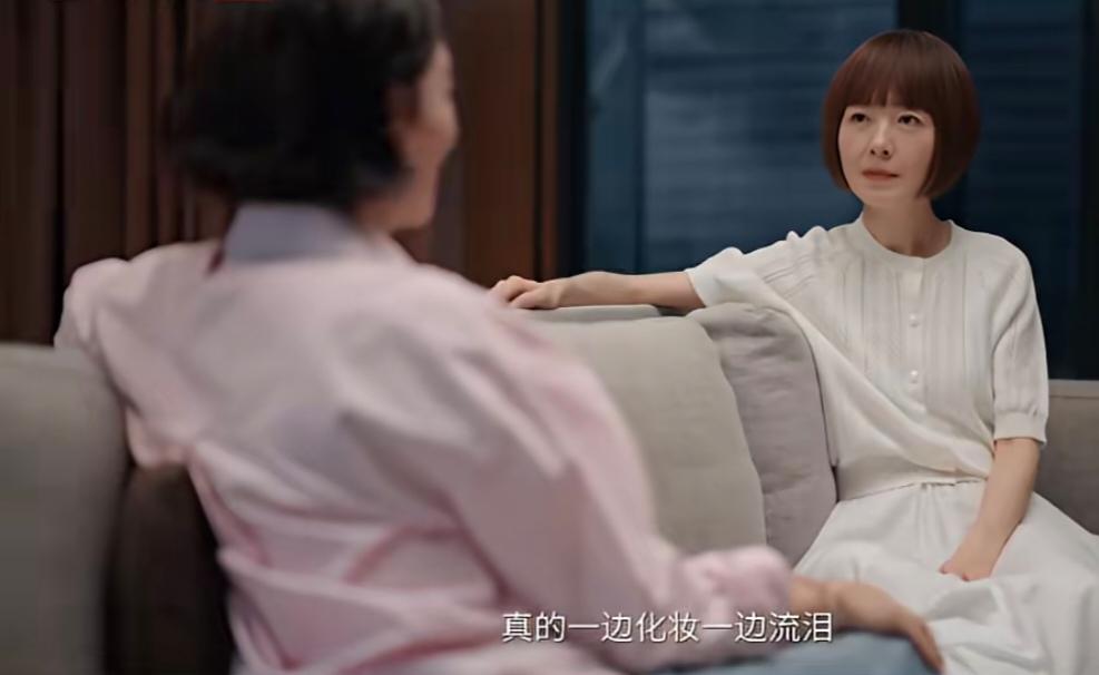 惠英红:“我曾经试过一次真的一边化妆一边流泪，就是一个电视剧，我们出去宣传有一台
