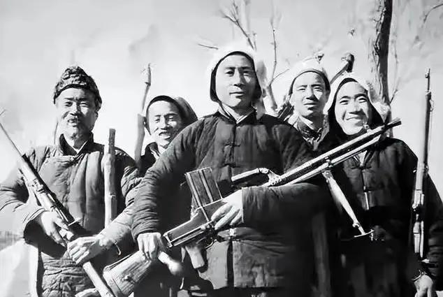 山东流传着这样一个故事：抗日战争时期，一位民兵队长的妻子被伪军抓进日军据点。队长