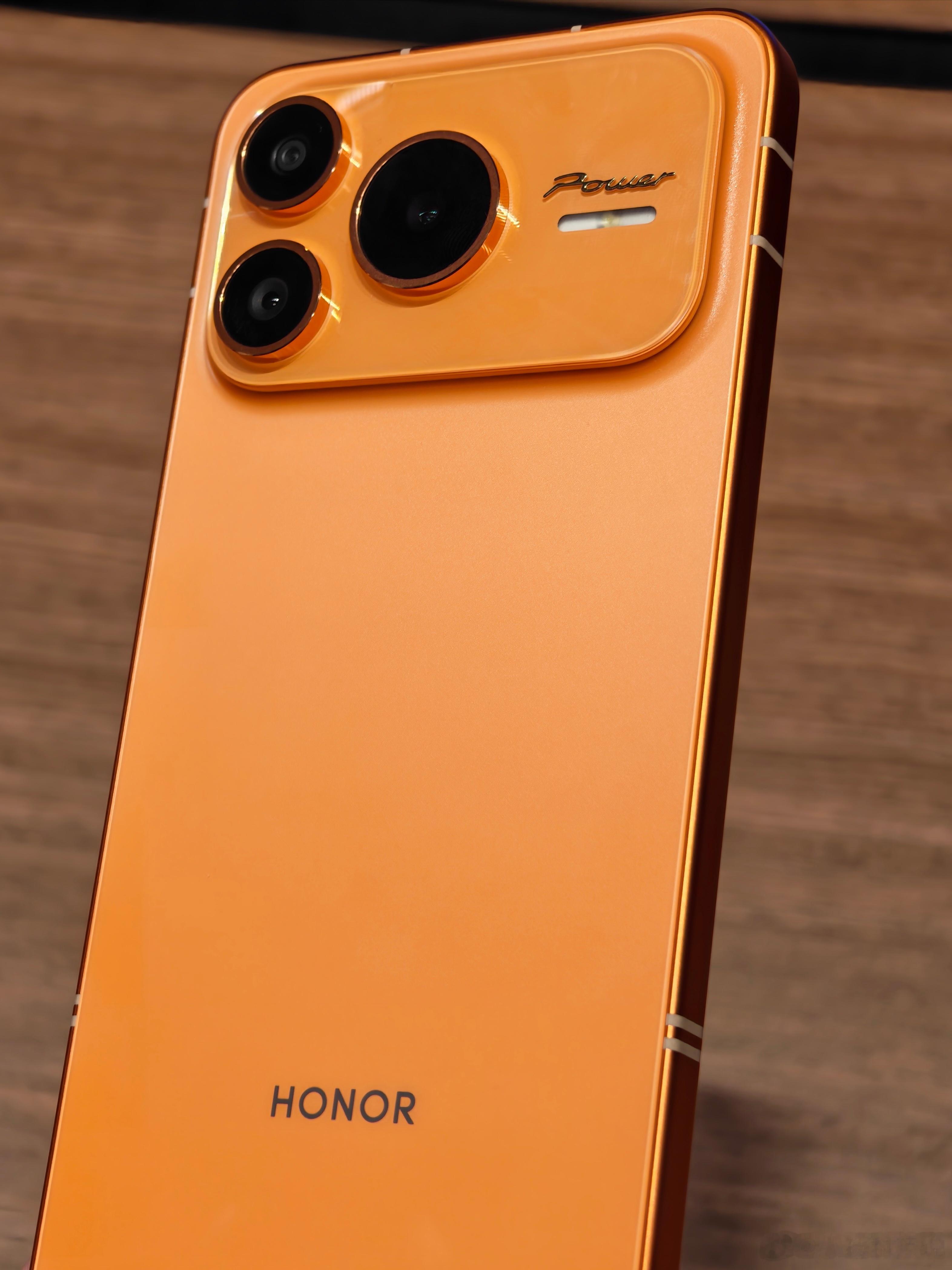 这次的荣耀Power2确实配置非常出色，手机颜值也很高，拥有10080mAh的超