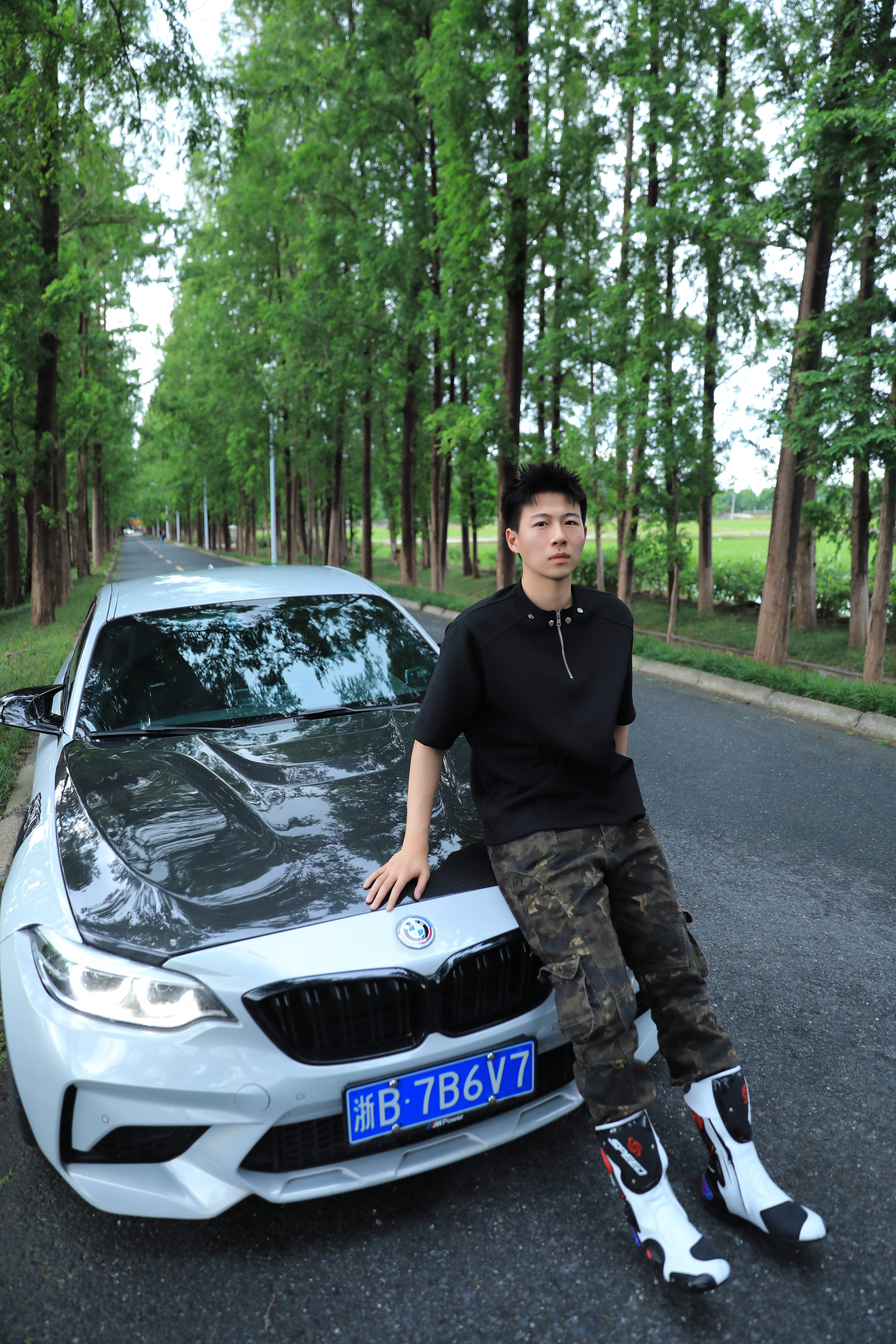 路与他人不同，何必听风动容🍃🚶 