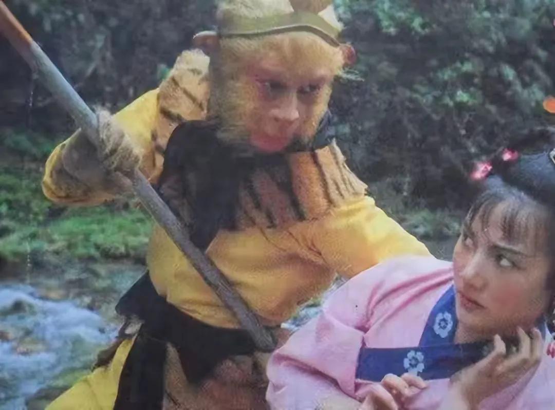 肖飞就像《西游记》里的白骨精，已经被“打死”了，而且“死”的很快。最后他还哼了几