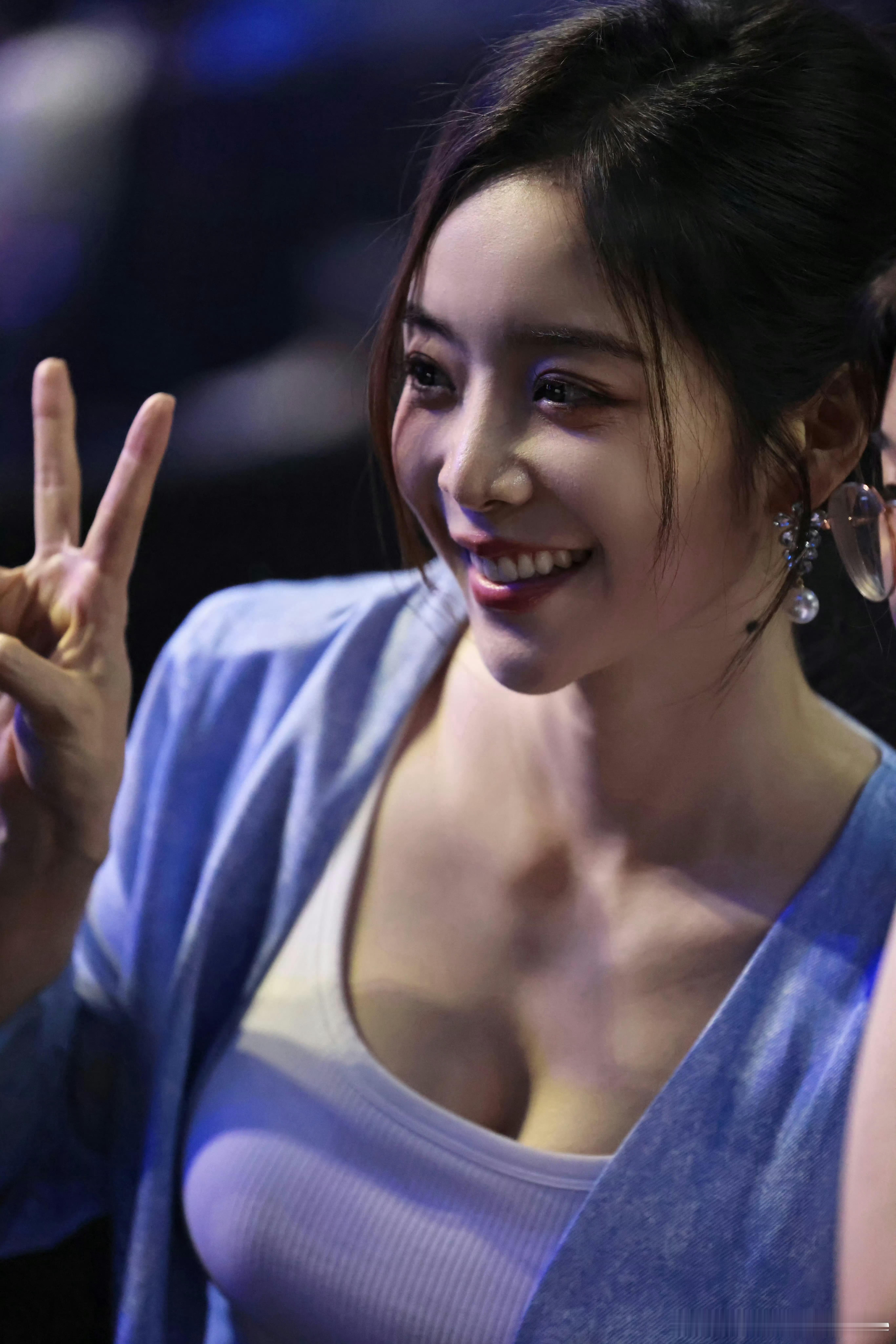 一张封神之余霜阿姨管子太残暴了