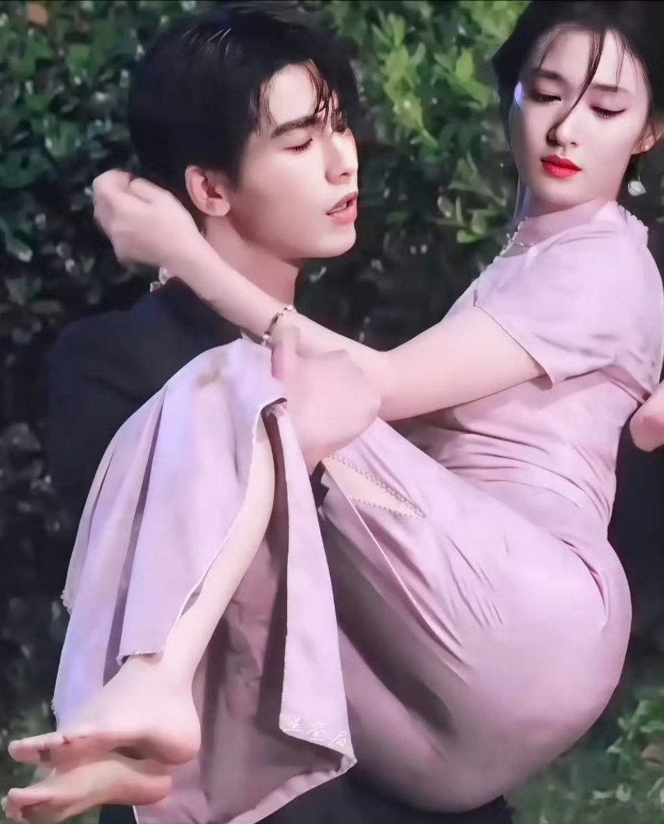 晚上就看了一集《这一秒过火》真的有点看不下去，这质量连短剧都不如剧中演员只有颜值