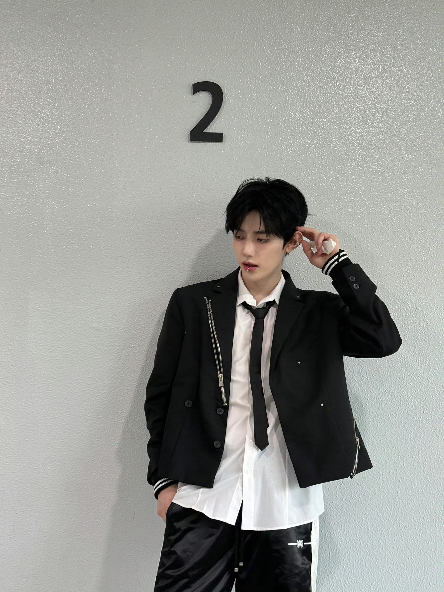 章昊✖️唇钉造型 🖤 ​​​