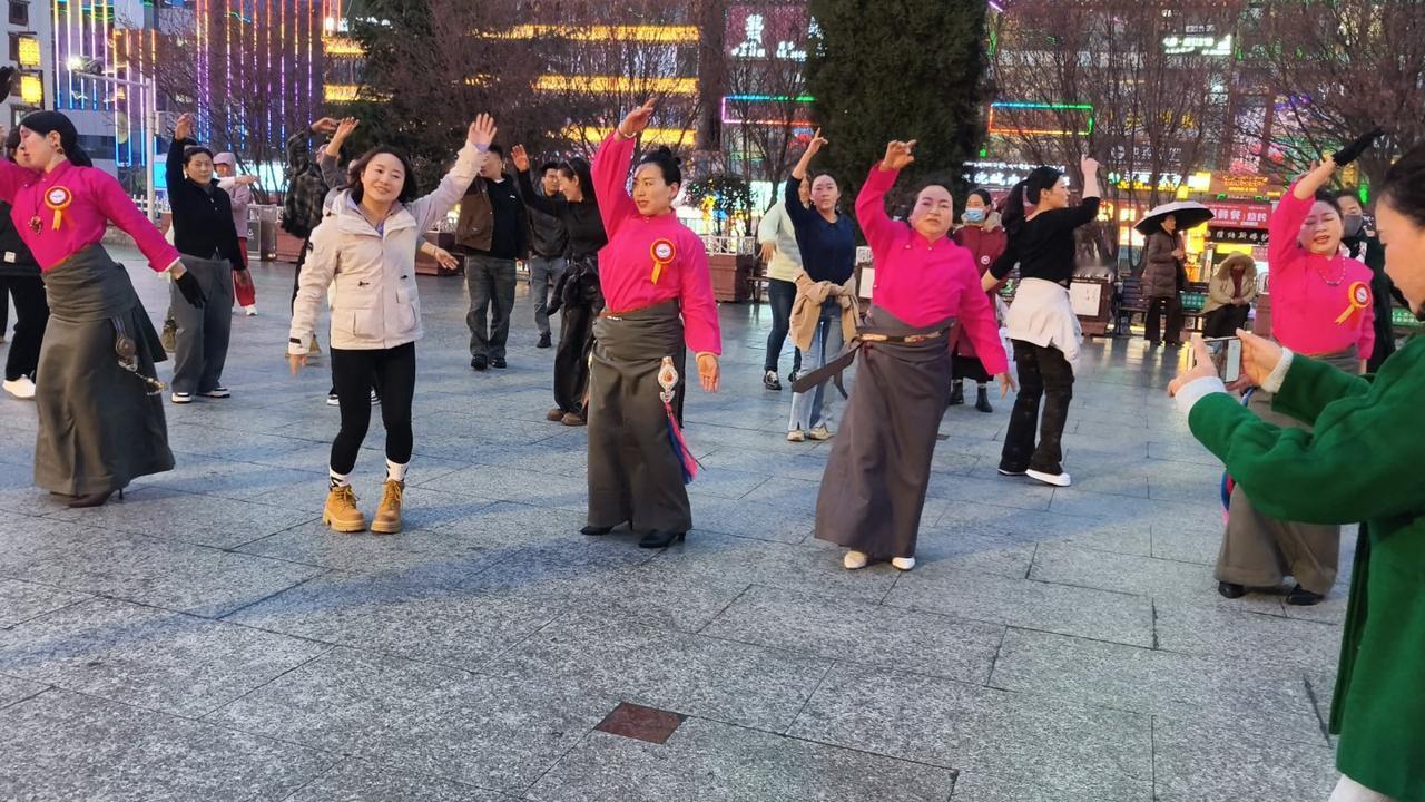 用一张图片证明你去过川西这几张照片我说是我在川西拍的，你们知道是在那里拍的吗？