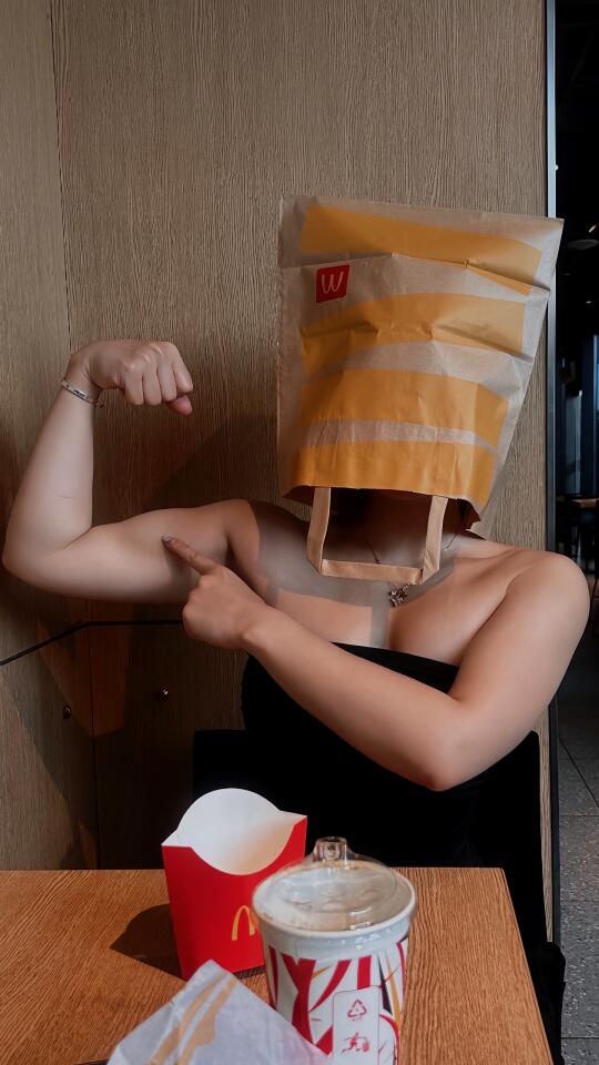 麦当劳肌肉汉堡