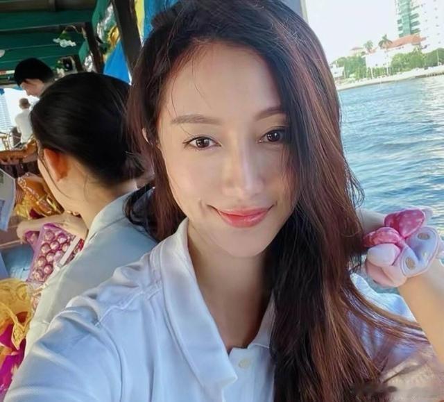 郭富城昔日绯闻女友王秀琳，45岁近况曝光状态太惊人，公开承认至今还是单身 