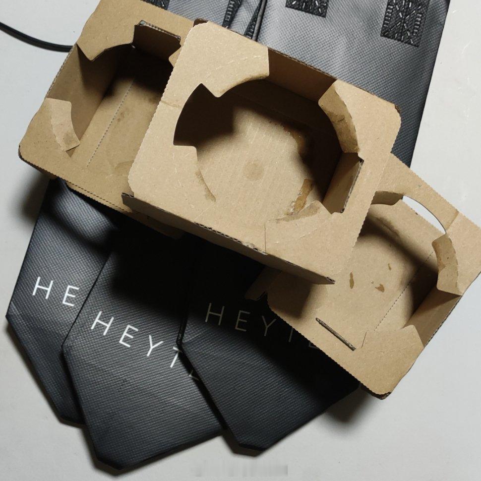 吃完饭想在隔壁奶茶店喝一杯，结果发现优惠价不能手机先下单只能进店现场点；进店一问