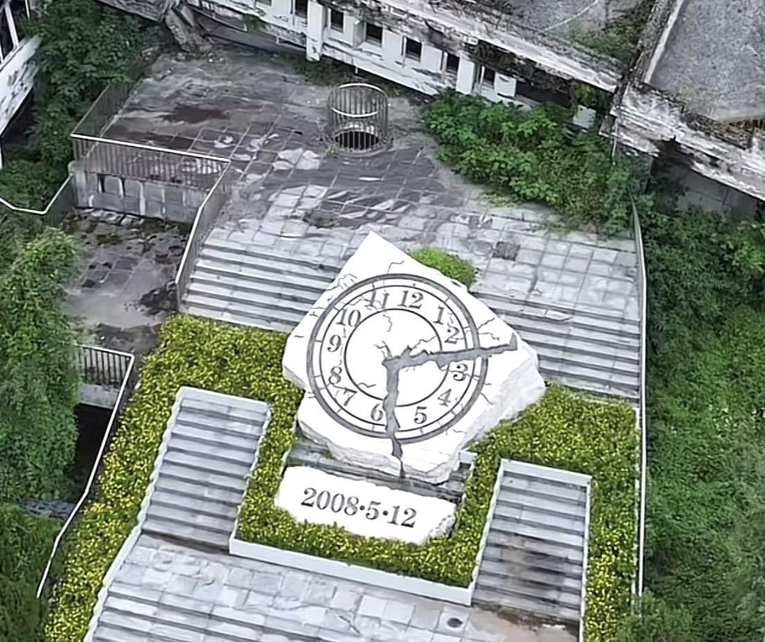 今天又是5月12日，一转眼汶川地震已经过去了18年！
救人的小英雄林浩已经为人父