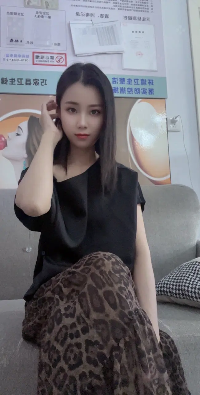 她们都说我瘦了，可只有你觉得我差不多……………….