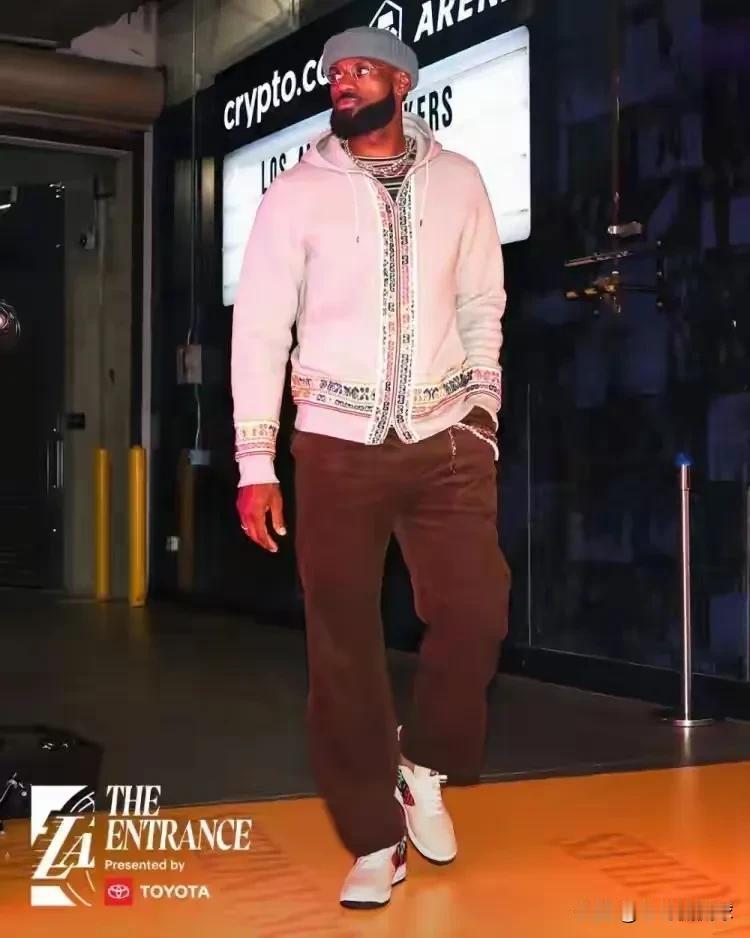 ESPN真是太能胡扯了！明天湖人将会坐镇主场继续迎战灰熊，今天ESPN对于明天这