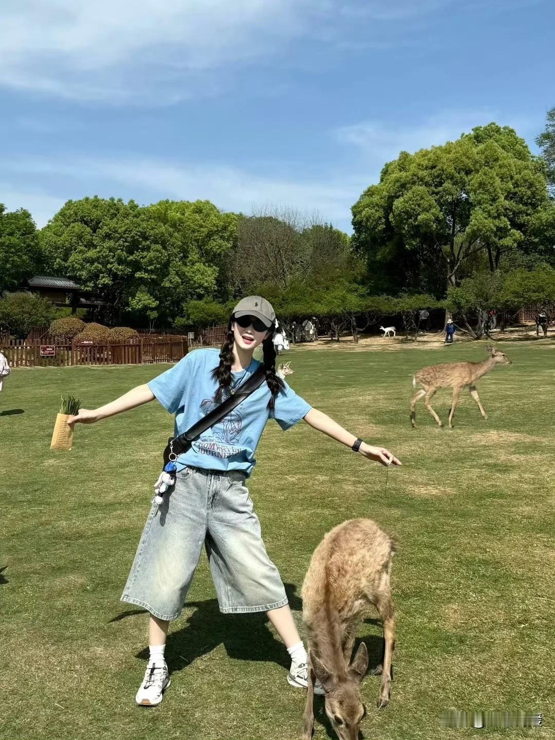 如何穿搭出清爽感呢? 事实证明，只要穿得清爽就不觉得热了 ​​​[耶]
