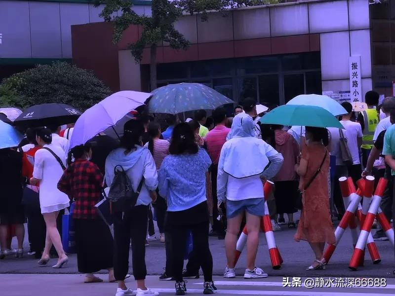 1987年的高考，你还记得多少？
我只记得还要预选，班上60个同学，5个没有通过