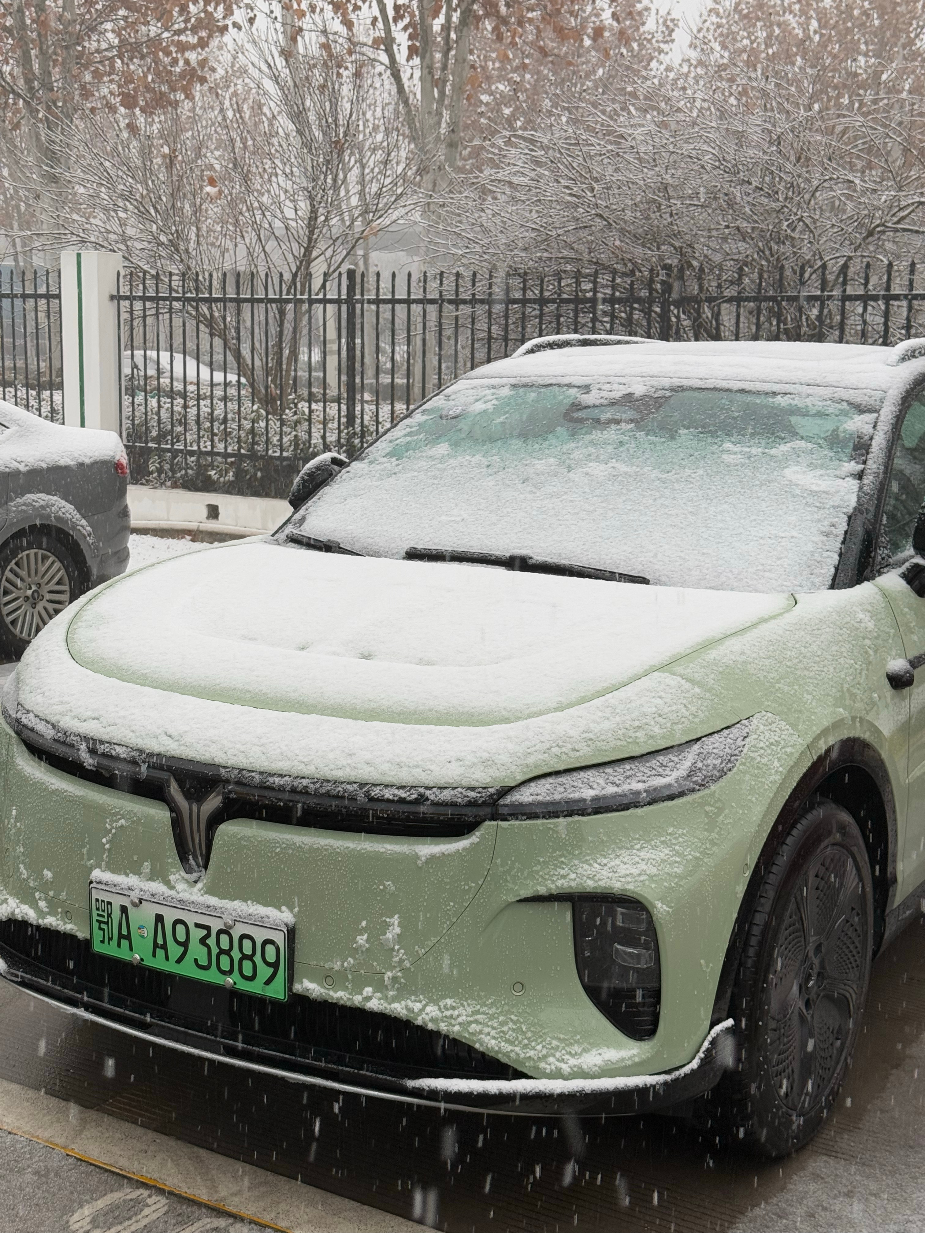 西安大雪，运城大雪开着我这辆岚图知音返乡回家过年啦！٩(๑^o^๑)۶🧨祝各位